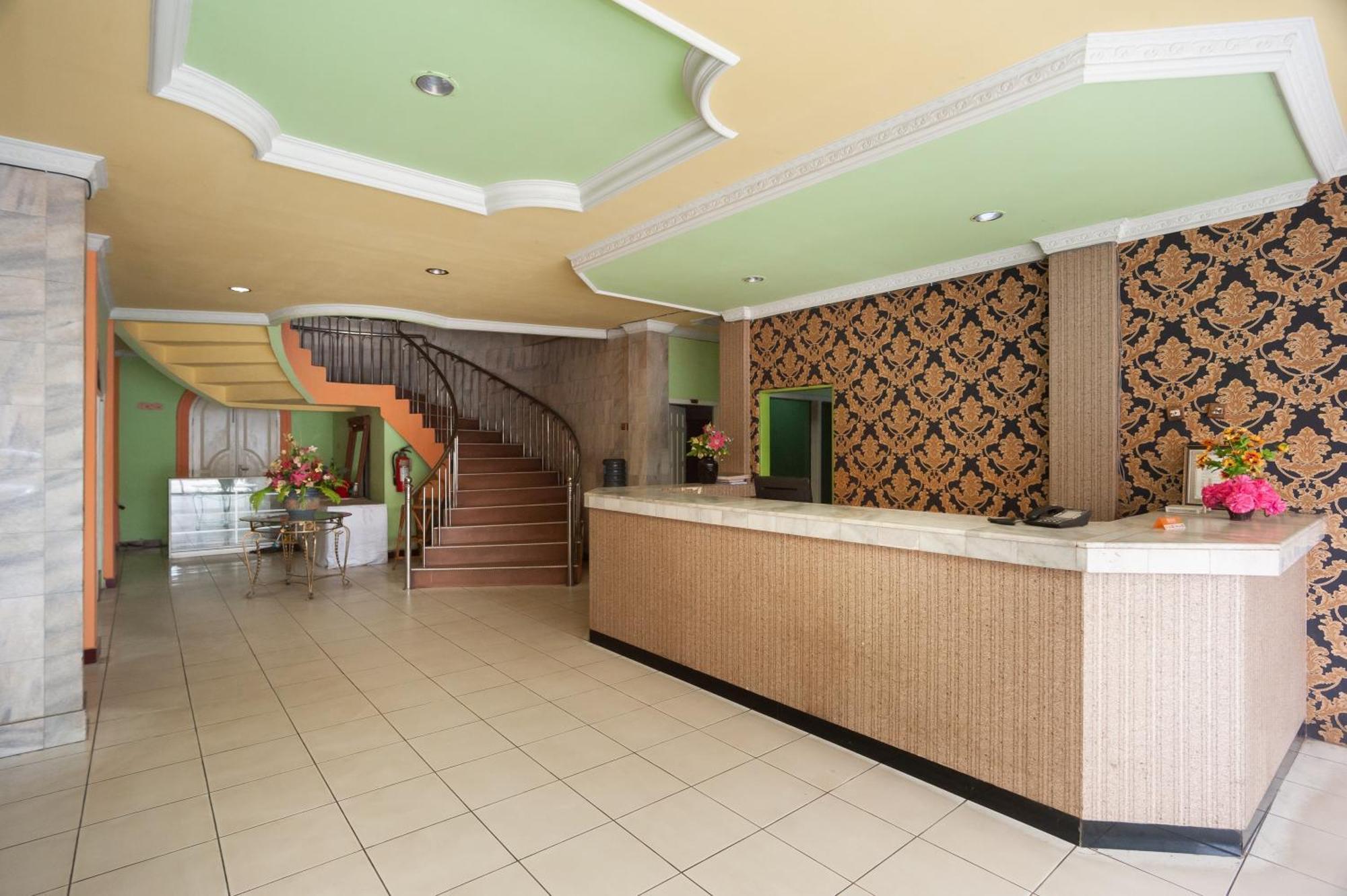 OYO 3435 Hotel Matahari 2 Syariah Jambi Bagian luar foto